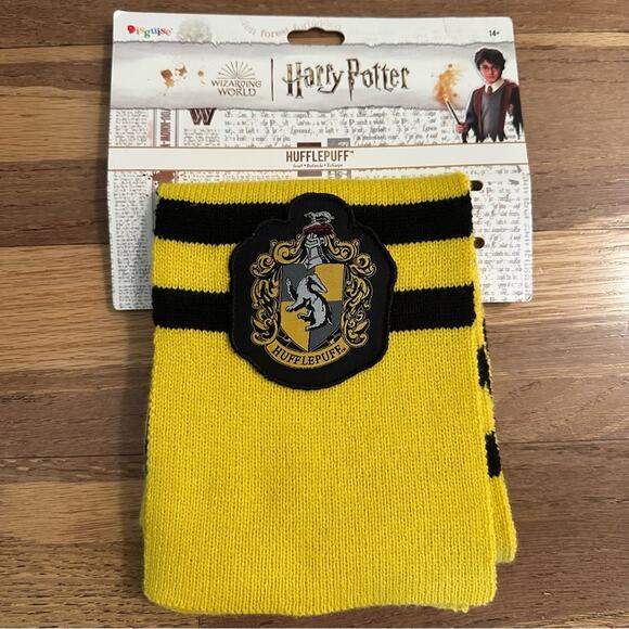 NEW!! Harry Potter HUFFLEPUFF Scarf, Adult OS - Picture 1 of 7